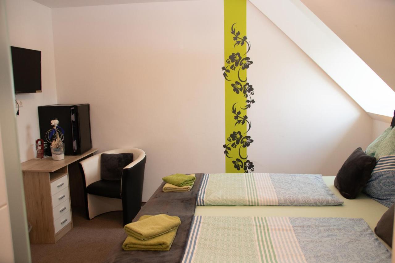 Die Schlafstube - Bed & Breakfast Zeltweg Eksteriør billede