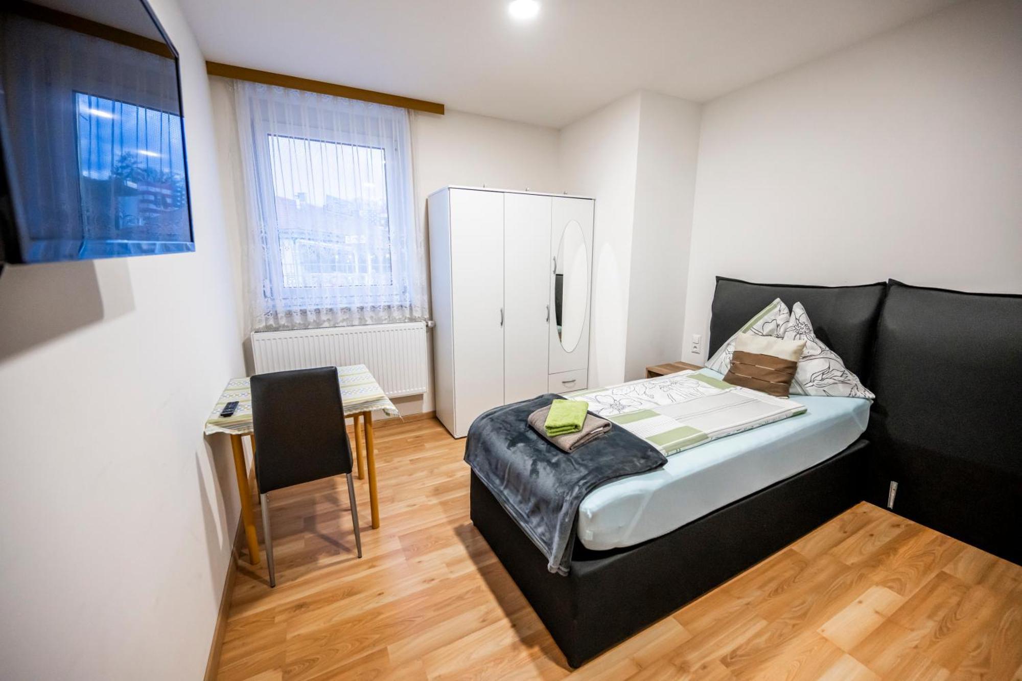 Die Schlafstube - Bed & Breakfast Zeltweg Eksteriør billede