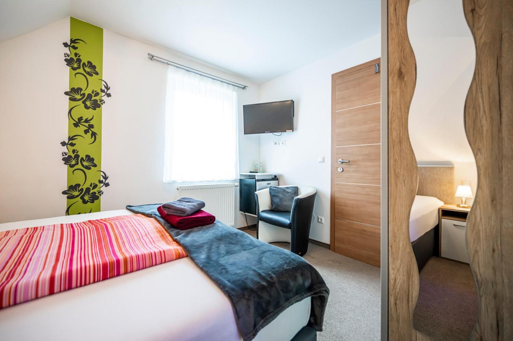 Die Schlafstube - Bed & Breakfast Zeltweg Eksteriør billede