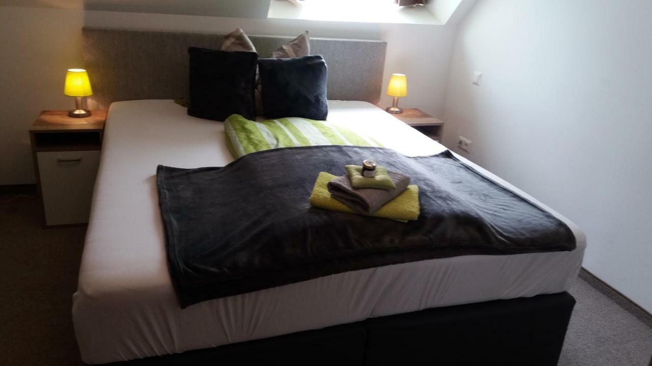 Die Schlafstube - Bed & Breakfast Zeltweg Eksteriør billede